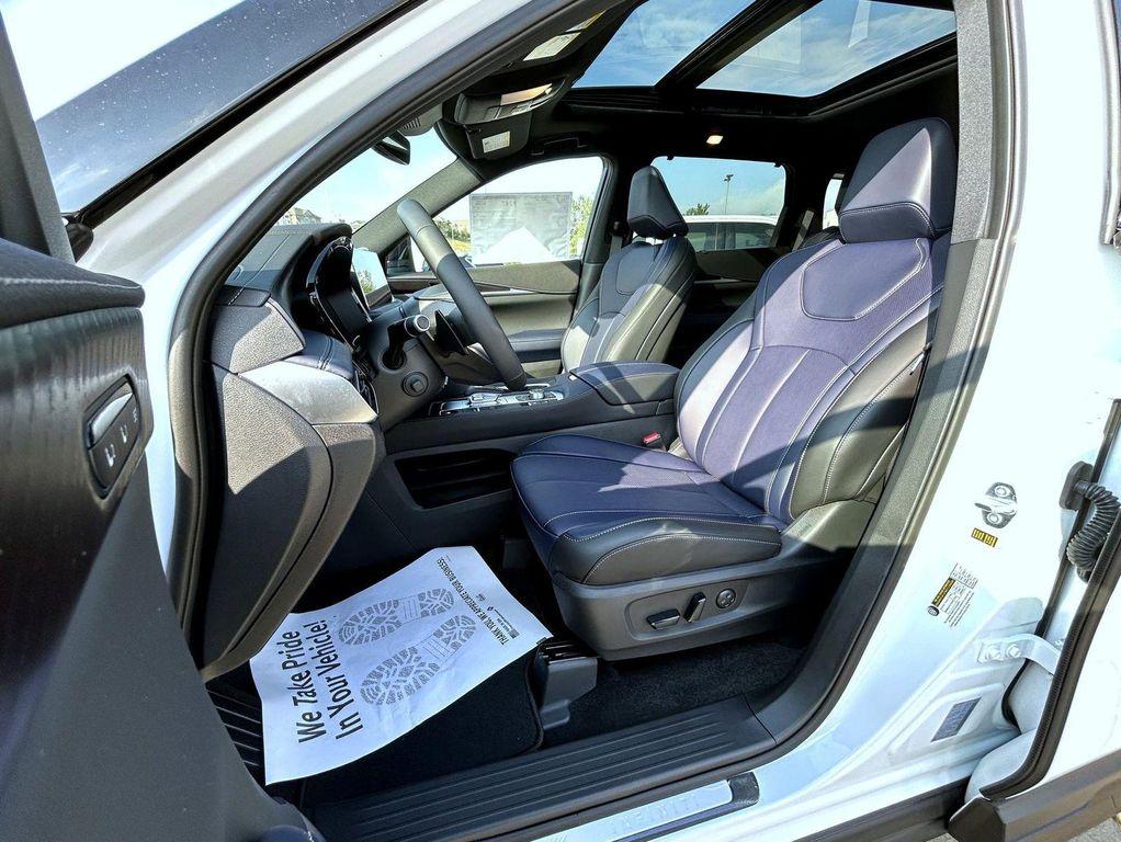 new 2026 INFINITI QX60 car, priced at $69,320