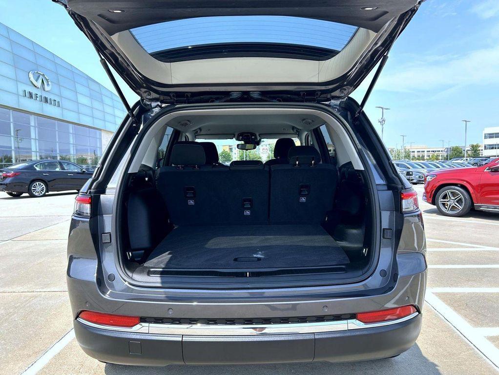 used 2023 Jeep Grand Cherokee car, priced at $30,999