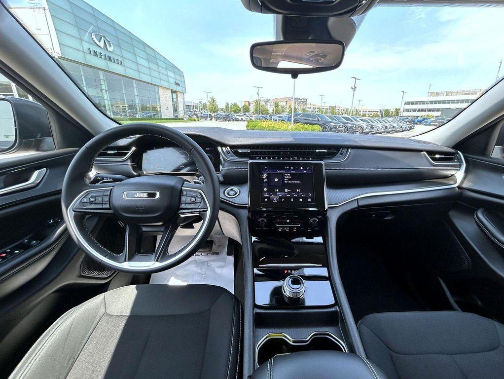 used 2023 Jeep Grand Cherokee car, priced at $30,999