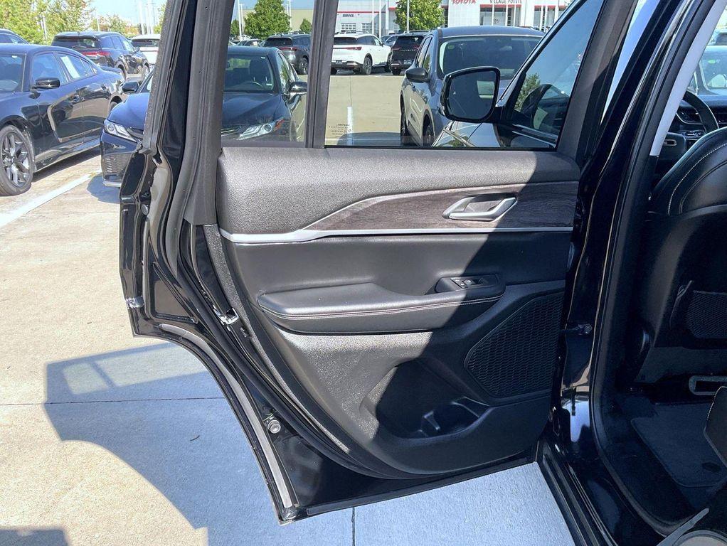 used 2023 Jeep Grand Cherokee car, priced at $36,999