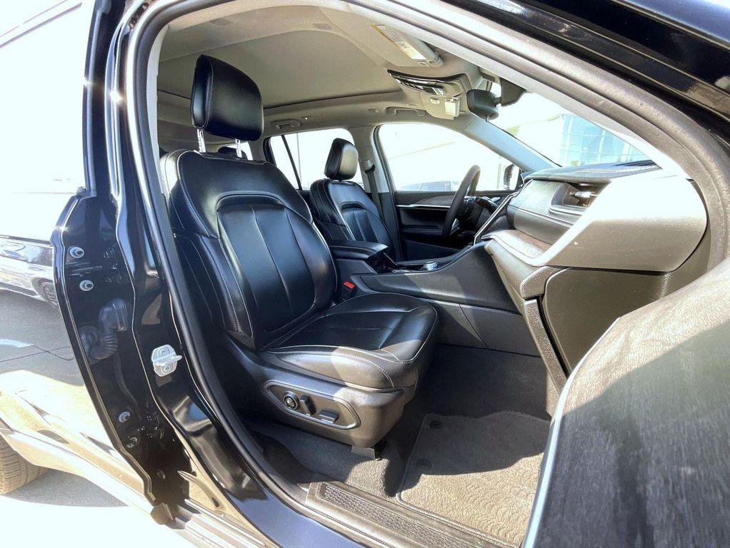 used 2023 Jeep Grand Cherokee car, priced at $36,999