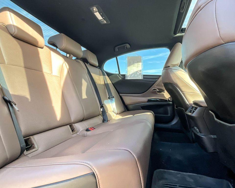 used 2023 Lexus ES 350 car, priced at $34,995