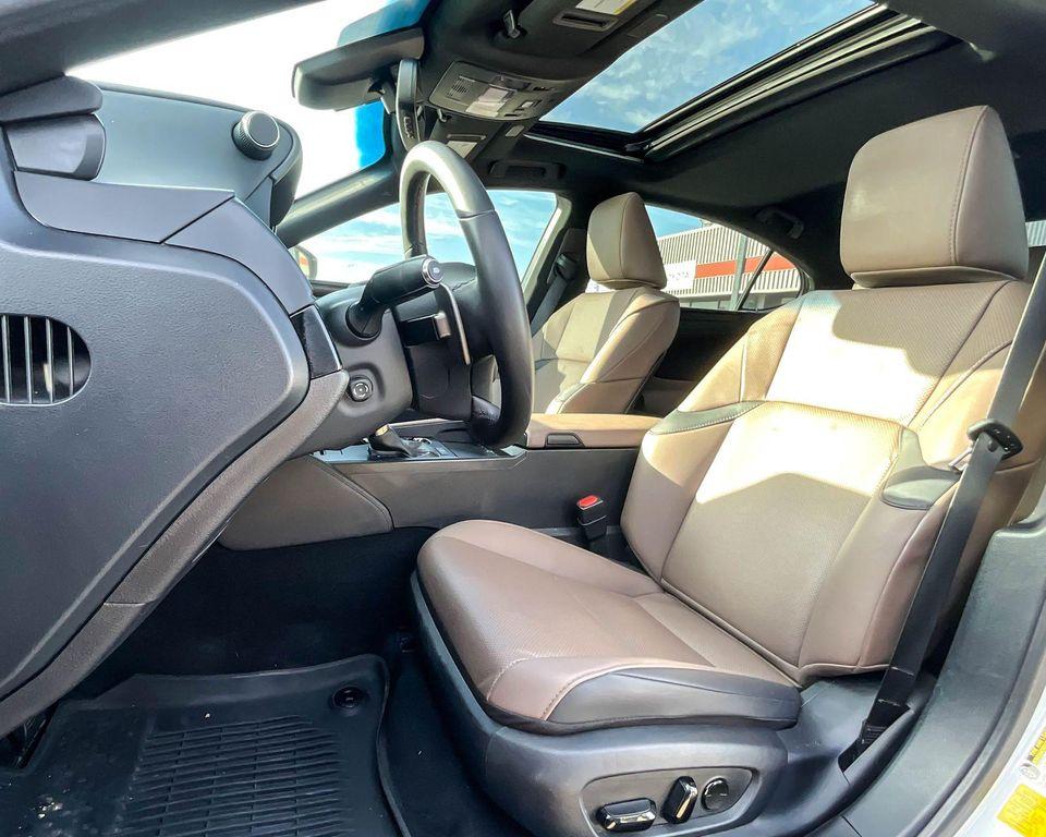 used 2023 Lexus ES 350 car, priced at $34,995