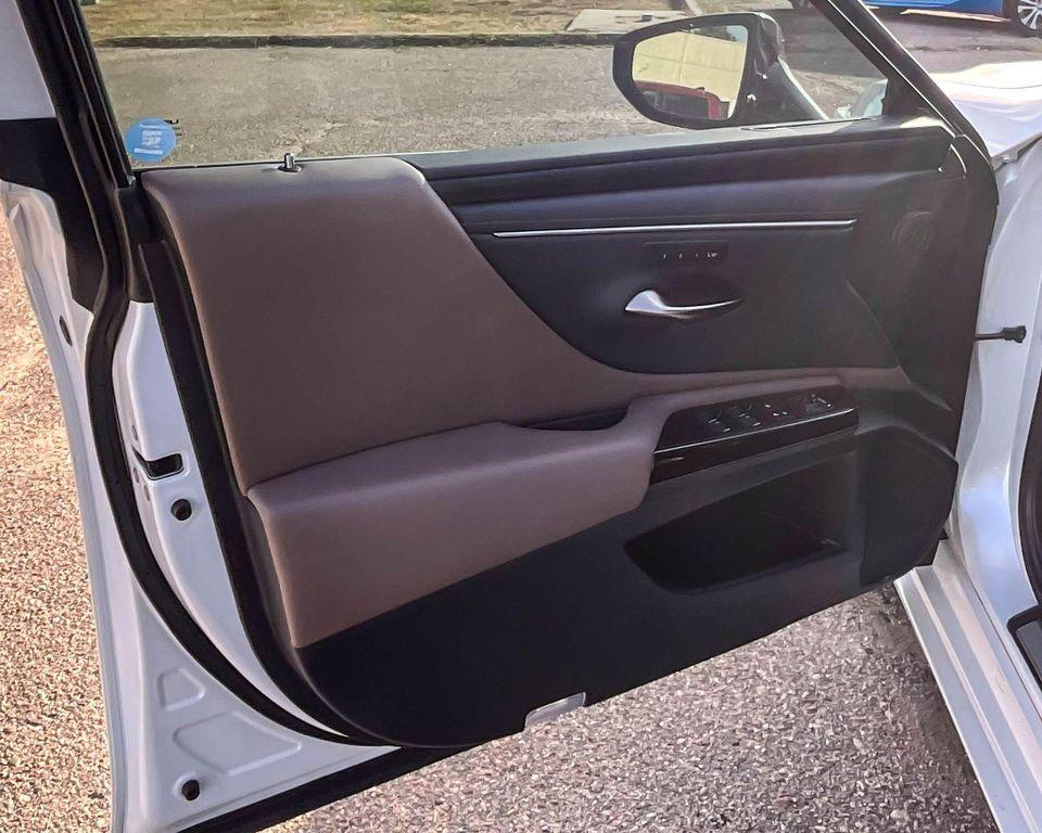 used 2023 Lexus ES 350 car, priced at $34,995