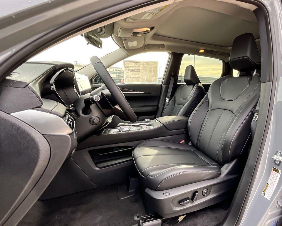 new 2025 INFINITI QX60 car, priced at $60,000