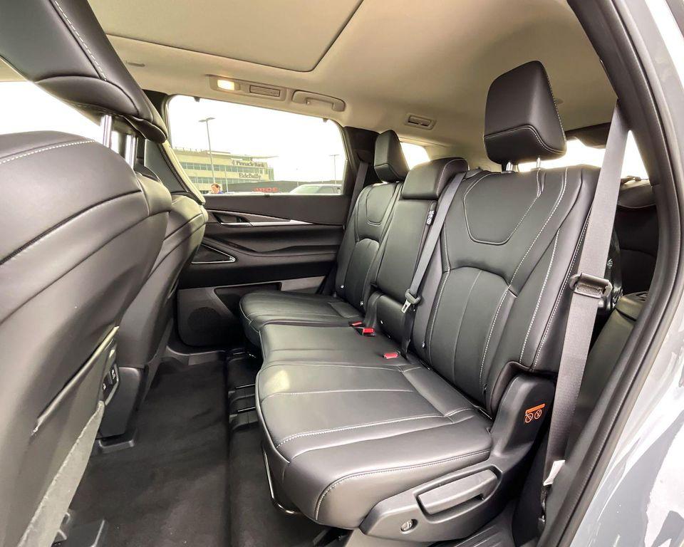 new 2025 INFINITI QX60 car, priced at $60,000