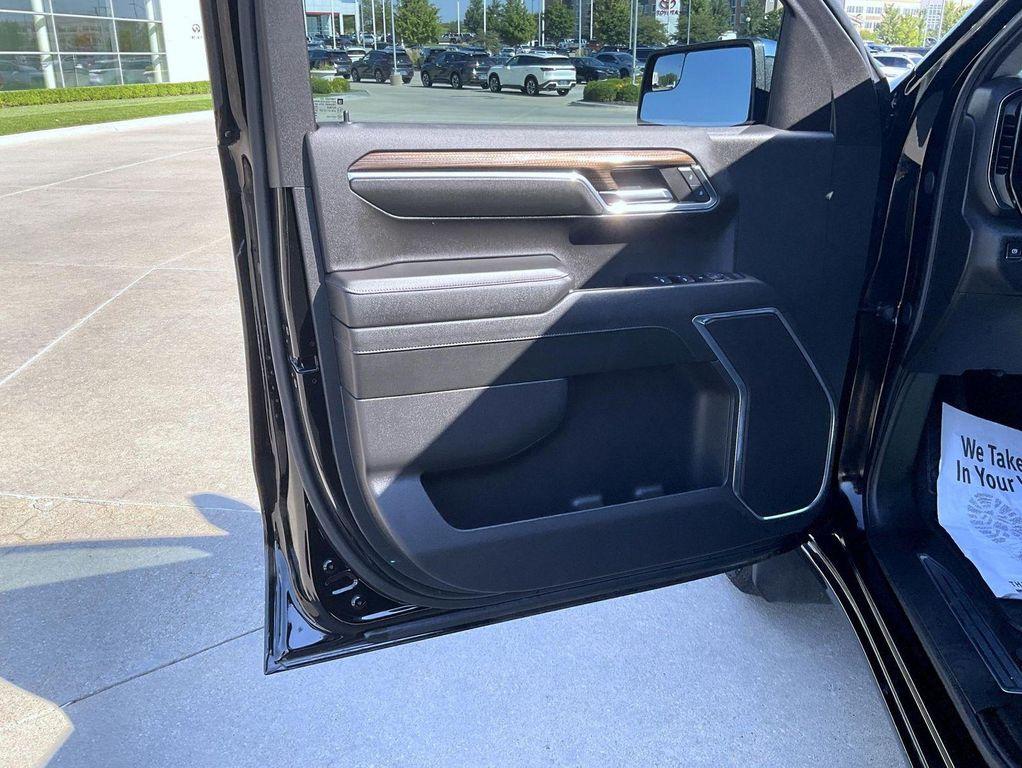 used 2024 Chevrolet Silverado 1500 car, priced at $42,999