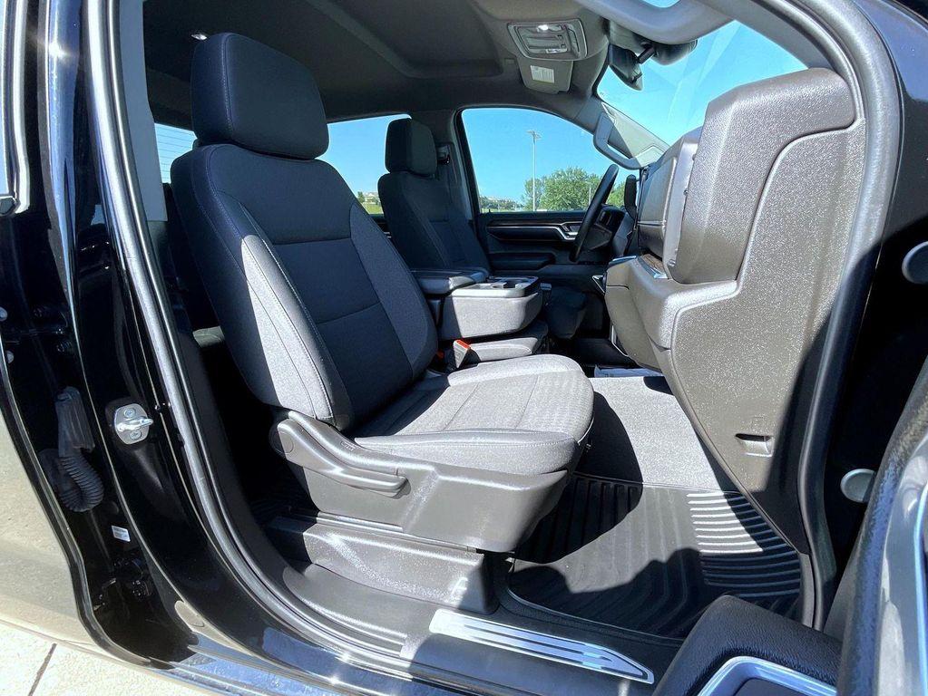 used 2024 Chevrolet Silverado 1500 car, priced at $42,999