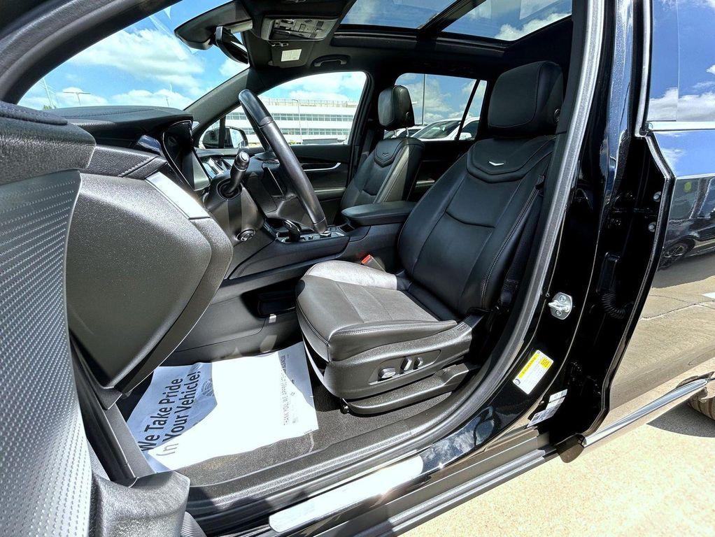 used 2024 Cadillac XT6 car, priced at $37,999