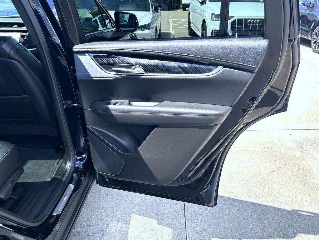 used 2024 Cadillac XT6 car, priced at $37,999