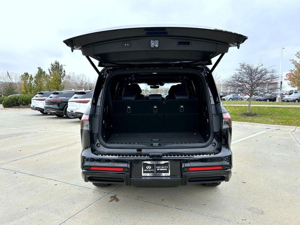 new 2026 INFINITI QX80 car, priced at $98,679