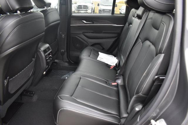 new 2025 Jeep Grand Cherokee car, priced at $44,795