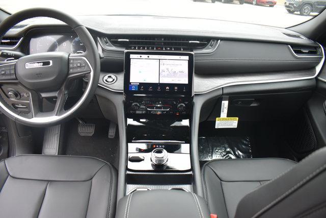 new 2025 Jeep Grand Cherokee car, priced at $44,795