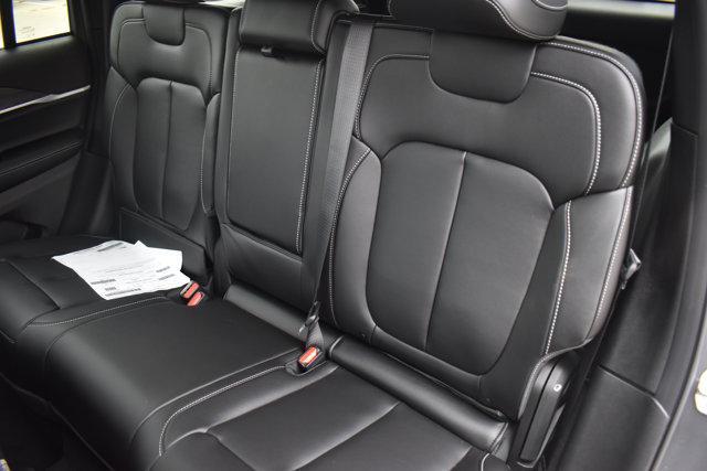 new 2025 Jeep Grand Cherokee car, priced at $44,795