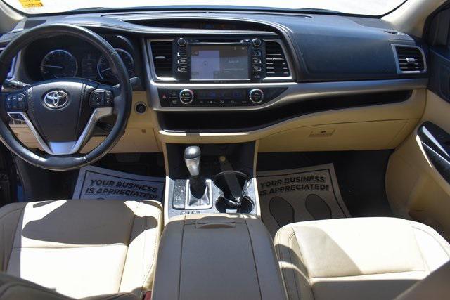 used 2014 Toyota Highlander car, priced at $12,987