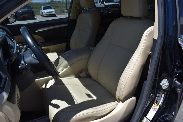 used 2014 Toyota Highlander car, priced at $14,987