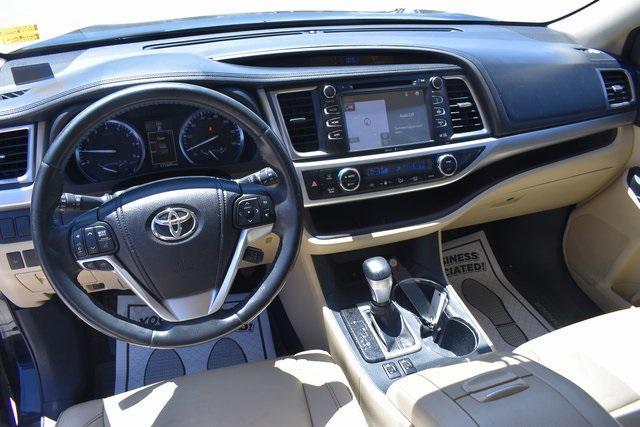 used 2014 Toyota Highlander car, priced at $12,987