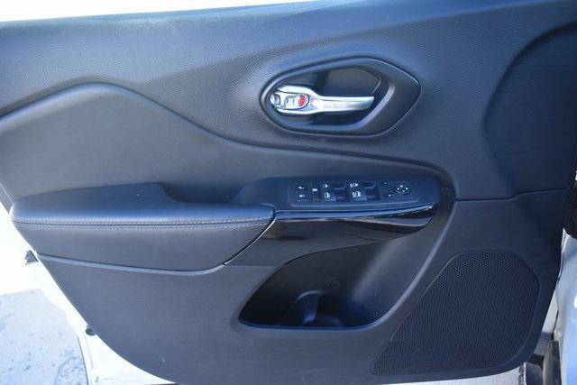 used 2023 Jeep Cherokee car, priced at $21,987