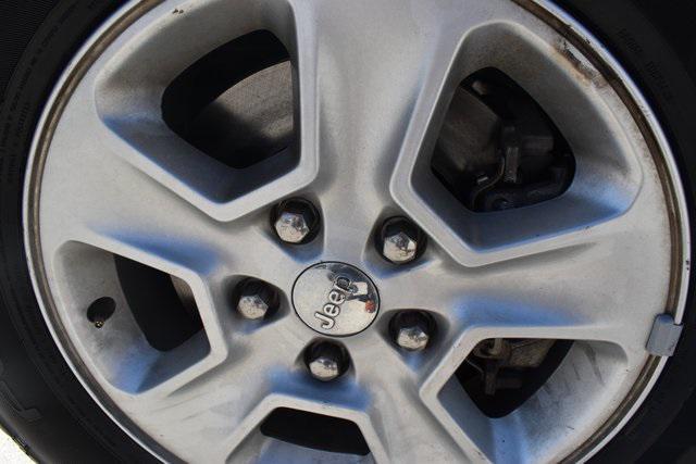 used 2016 Jeep Grand Cherokee car, priced at $11,987