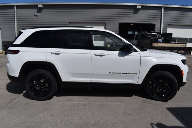 new 2025 Jeep Grand Cherokee car, priced at $48,775