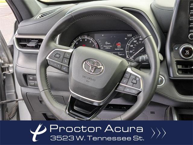 used 2021 Toyota Highlander car, priced at $29,936