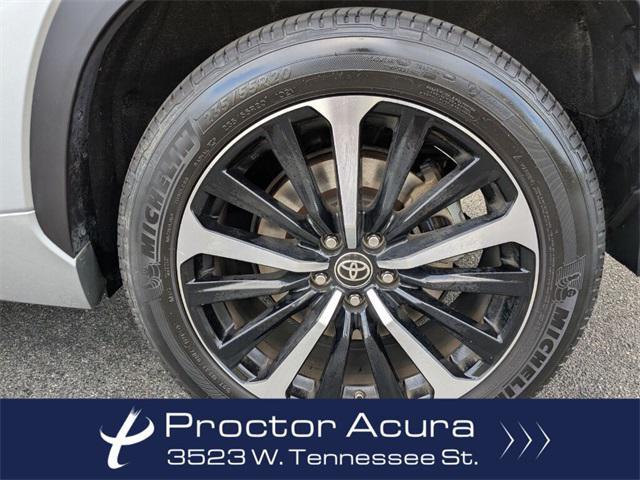 used 2021 Toyota Highlander car, priced at $29,936