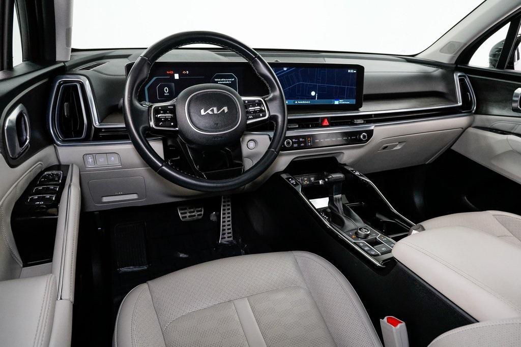 used 2024 Kia Sorento car, priced at $33,987