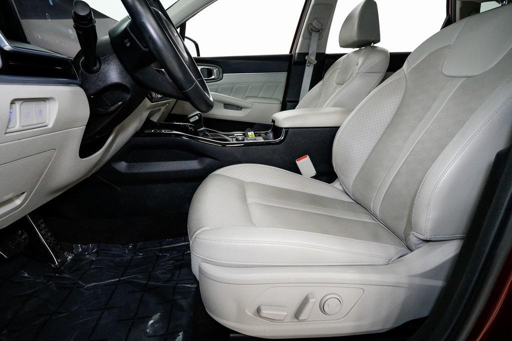 used 2024 Kia Sorento car, priced at $33,987