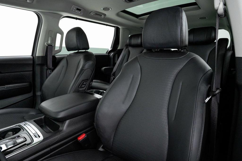 used 2025 Kia Carnival Hybrid car, priced at $46,912