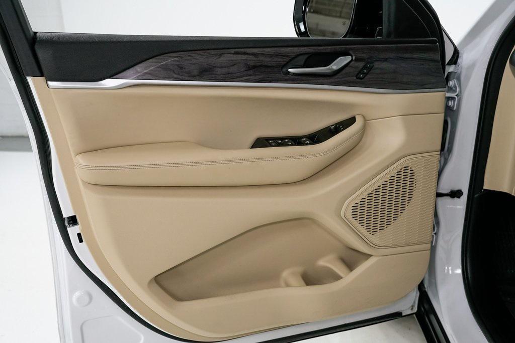 used 2023 Jeep Grand Cherokee car, priced at $33,500