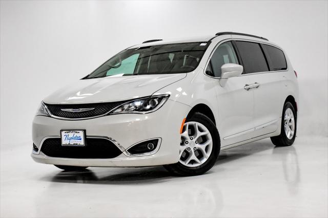 used 2017 Chrysler Pacifica car, priced at $15,895