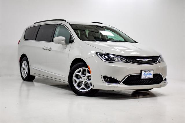 used 2017 Chrysler Pacifica car, priced at $15,895