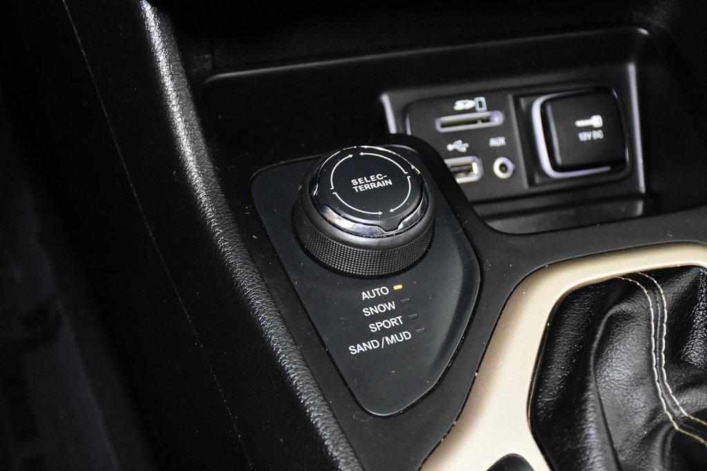 used 2017 Jeep Cherokee car, priced at $11,499