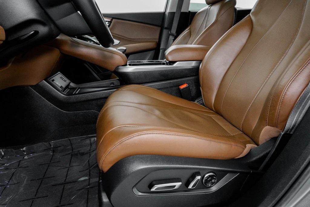 used 2025 Acura RDX car, priced at $40,995