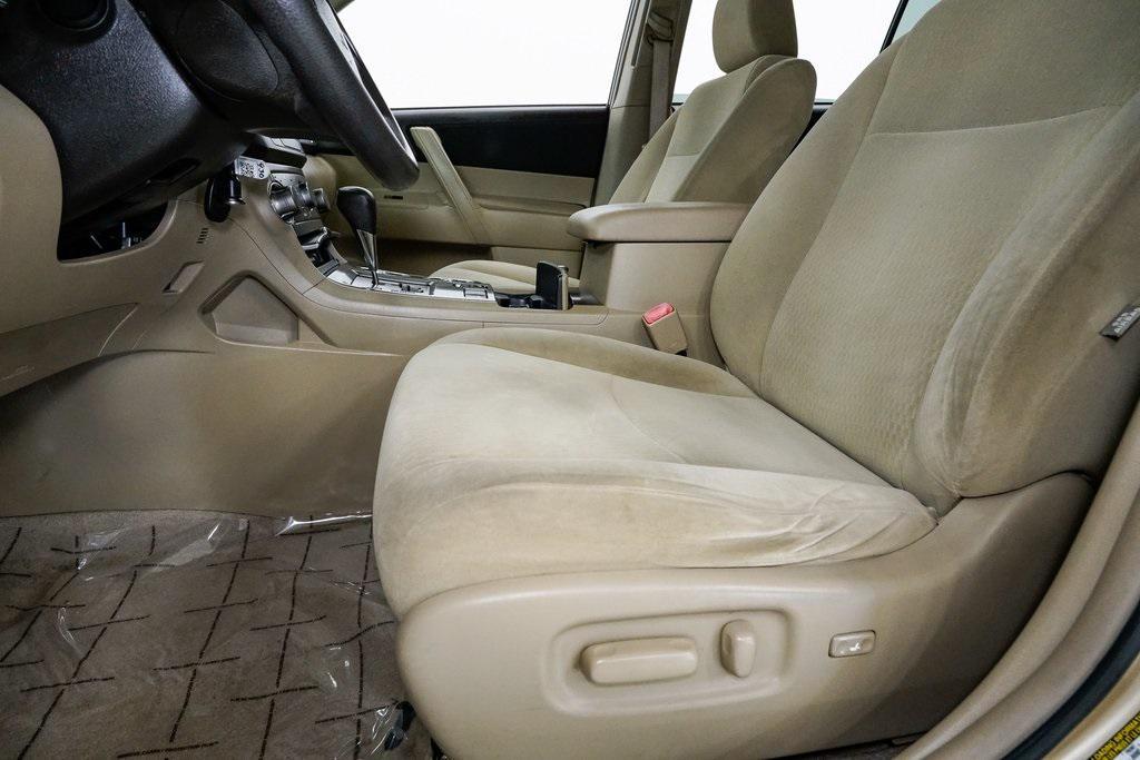 used 2010 Toyota Highlander car, priced at $10,997