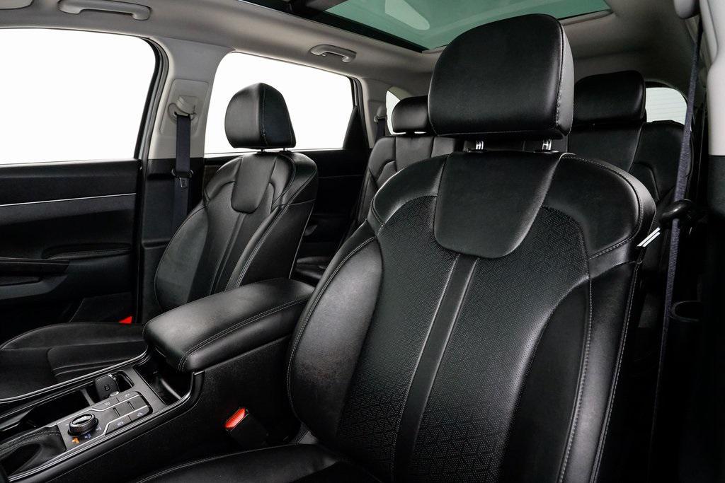 used 2023 Kia Sorento car, priced at $27,950