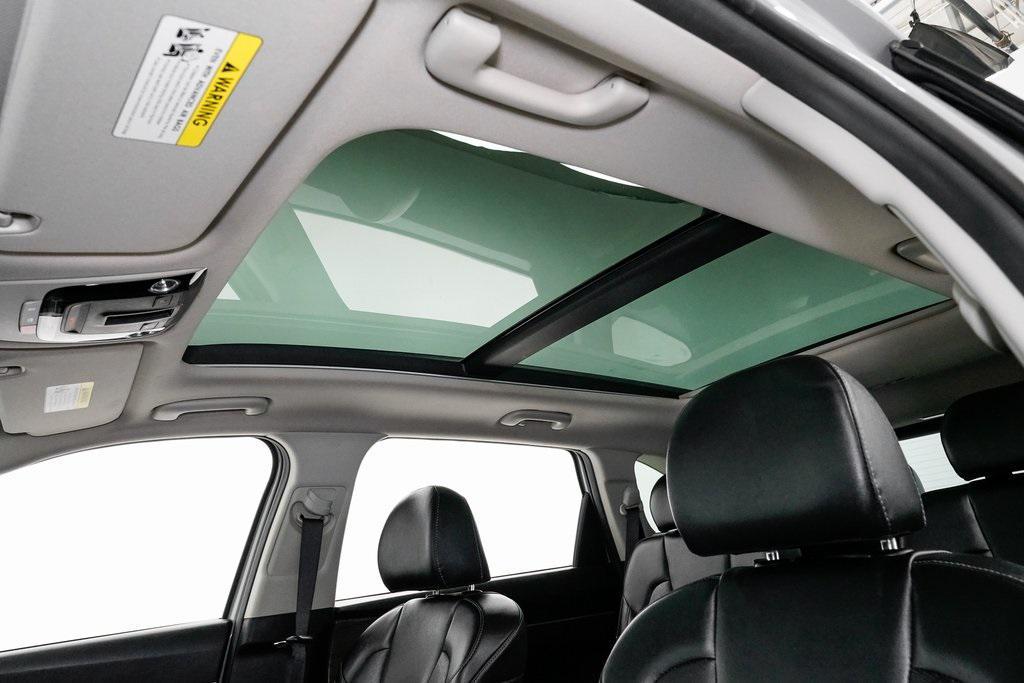 used 2023 Kia Sorento car, priced at $28,500