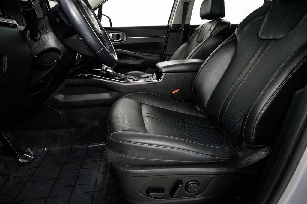 used 2023 Kia Sorento car, priced at $28,500
