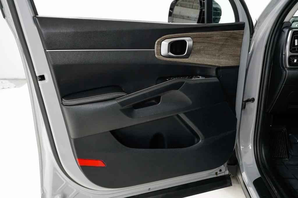 used 2023 Kia Sorento car, priced at $28,500