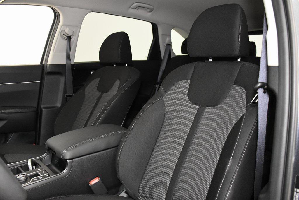 used 2024 Kia Sorento car, priced at $25,294