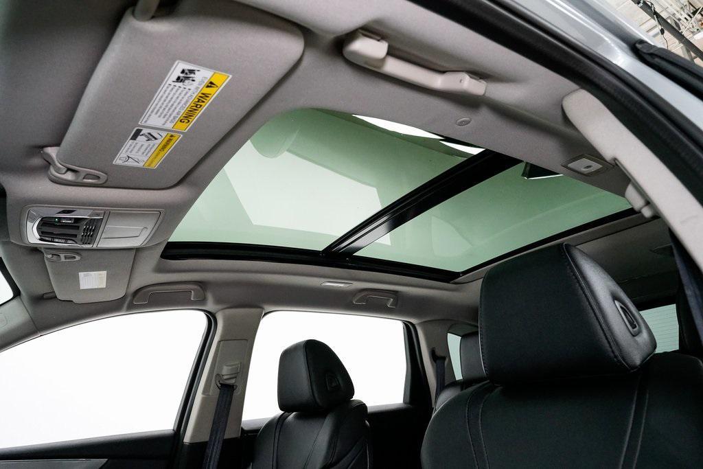 used 2025 Acura MDX car, priced at $45,979