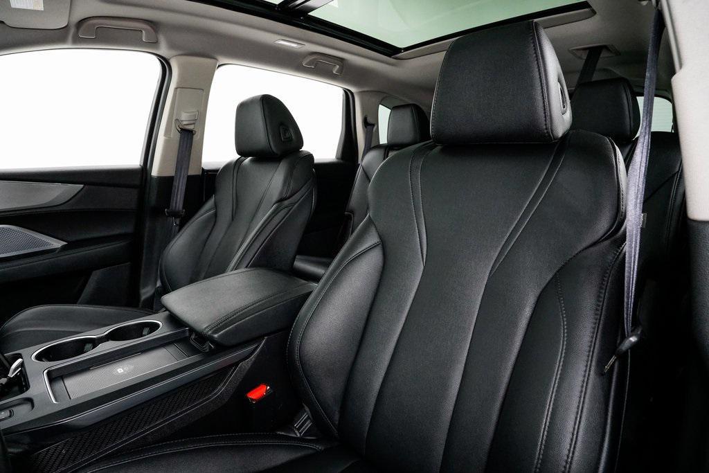 used 2025 Acura MDX car, priced at $45,979