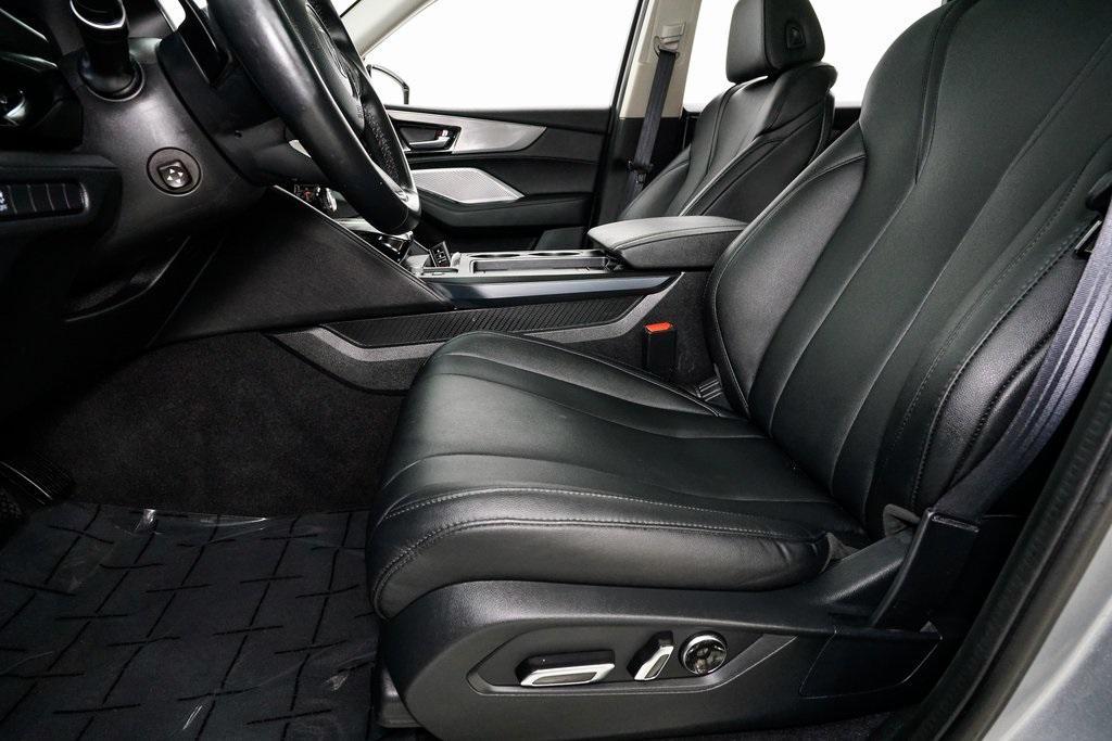 used 2025 Acura MDX car, priced at $45,979