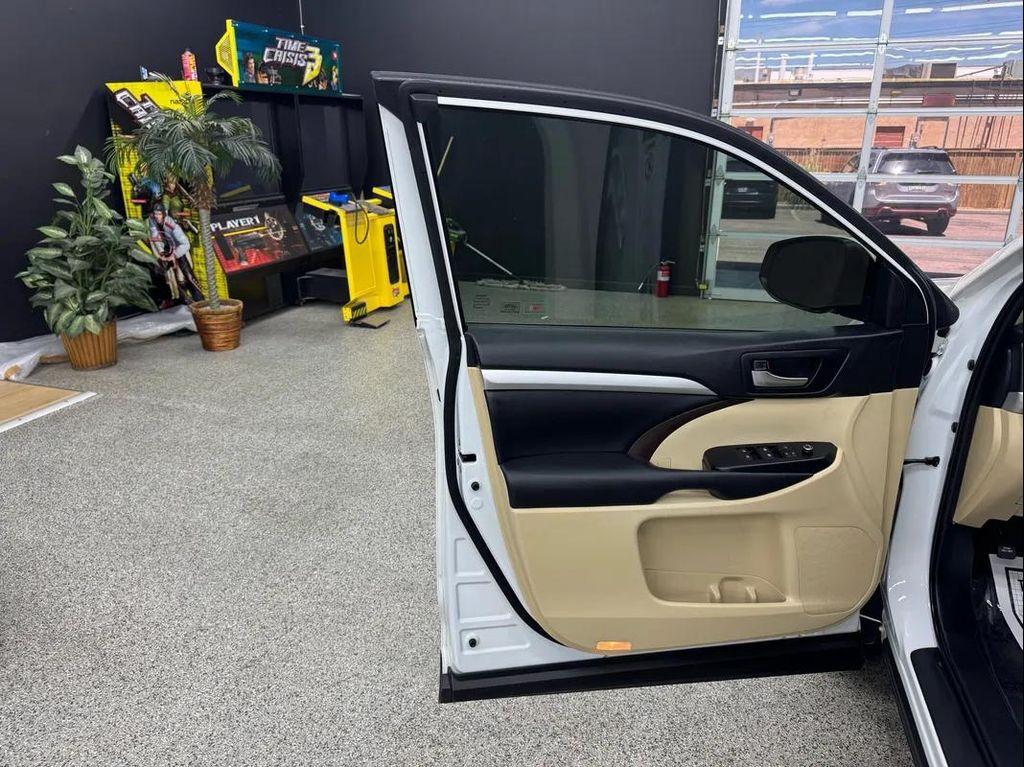 used 2019 Toyota Highlander car, priced at $27,995