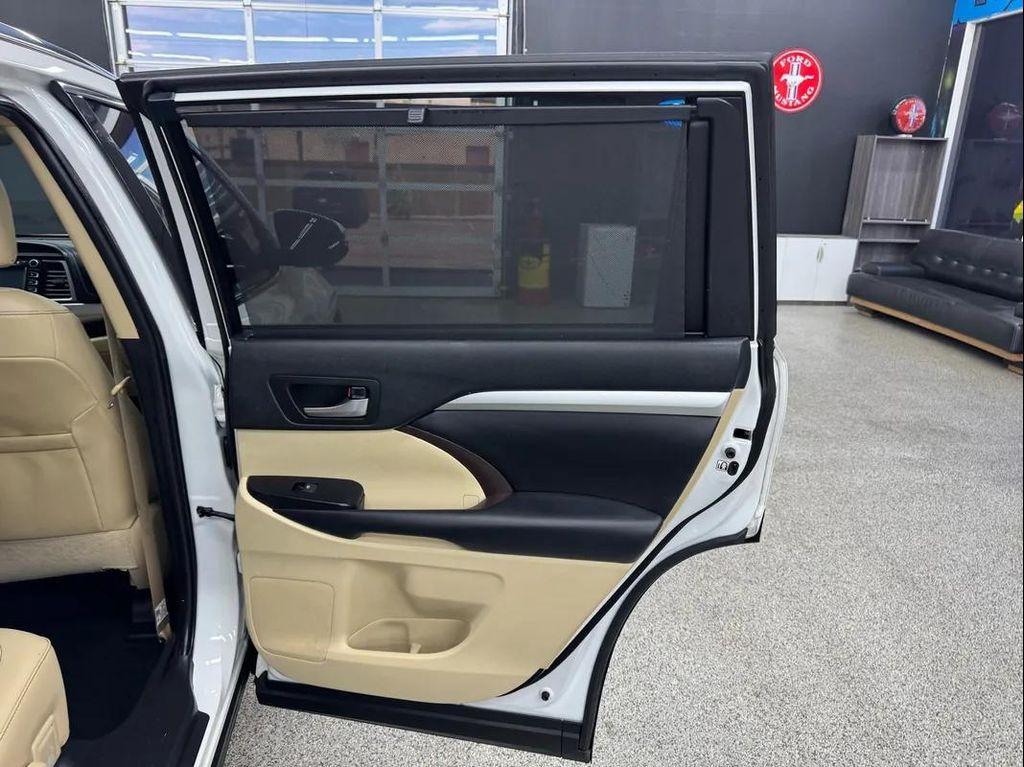 used 2019 Toyota Highlander car, priced at $27,995