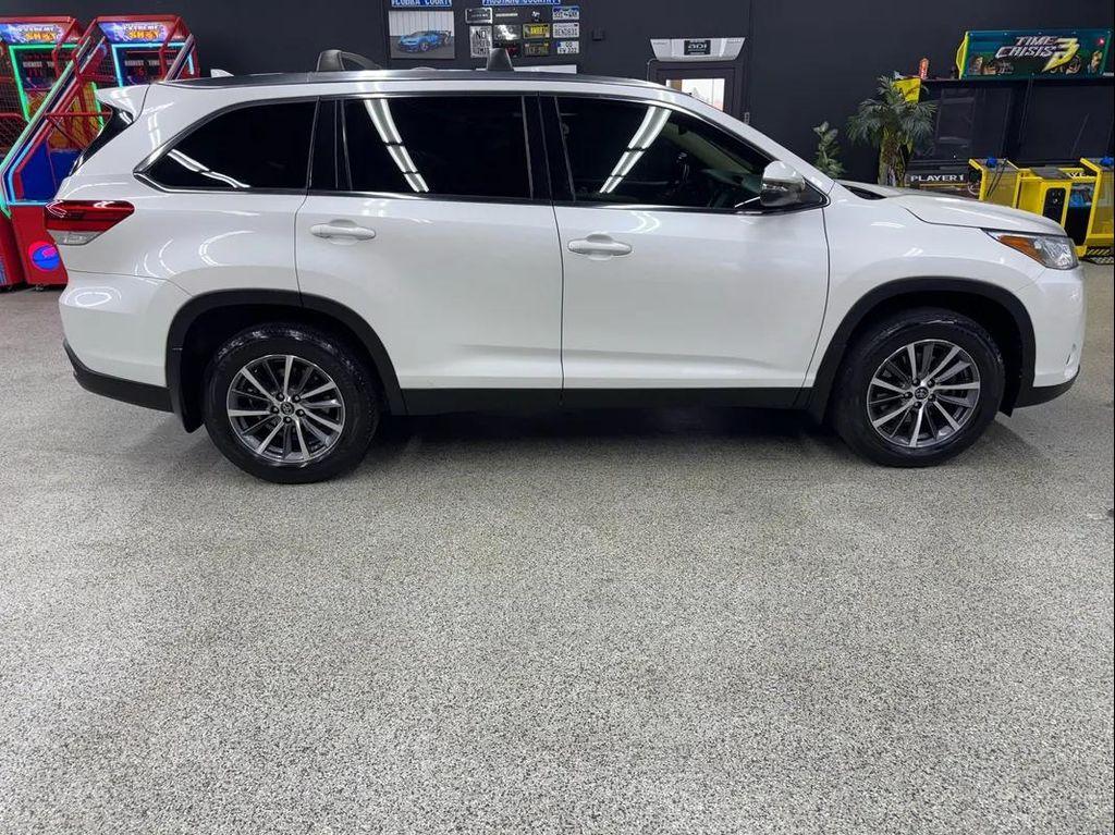 used 2019 Toyota Highlander car, priced at $27,995