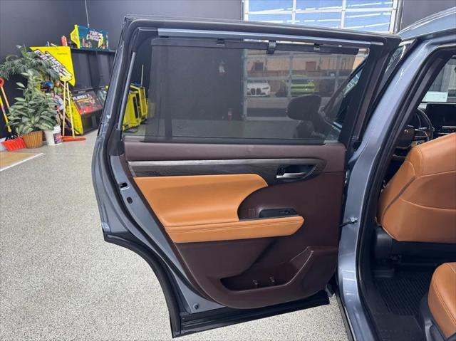 used 2021 Toyota Highlander car, priced at $36,525