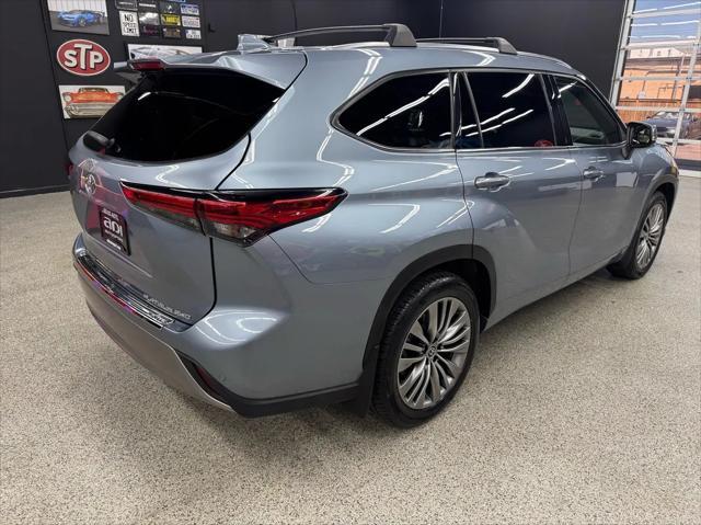 used 2021 Toyota Highlander car, priced at $36,525