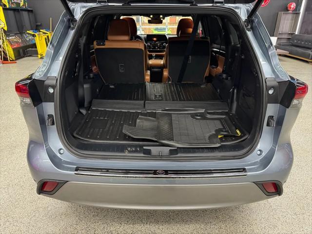 used 2021 Toyota Highlander car, priced at $36,525