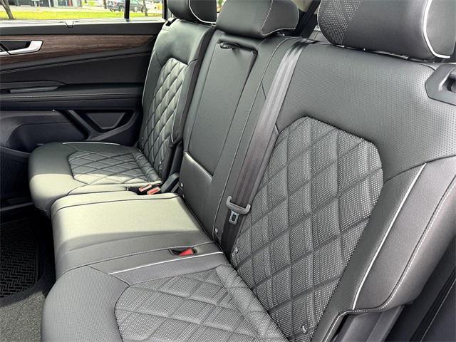 new 2025 Volkswagen Atlas car, priced at $54,029